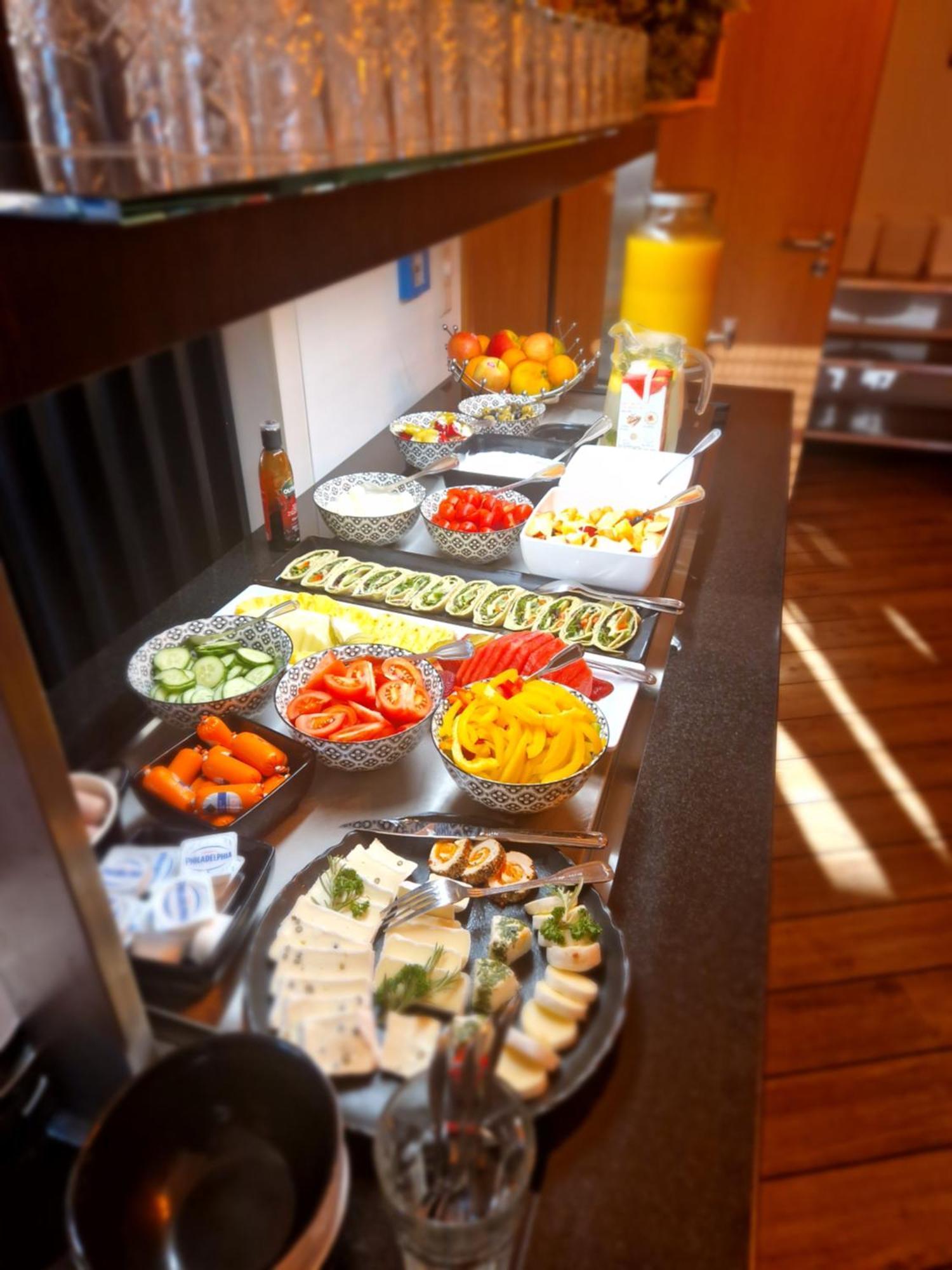 Hagen'S Hotel "Eat & Meet" Restaurant Bar Lounge 哈伦 外观 照片