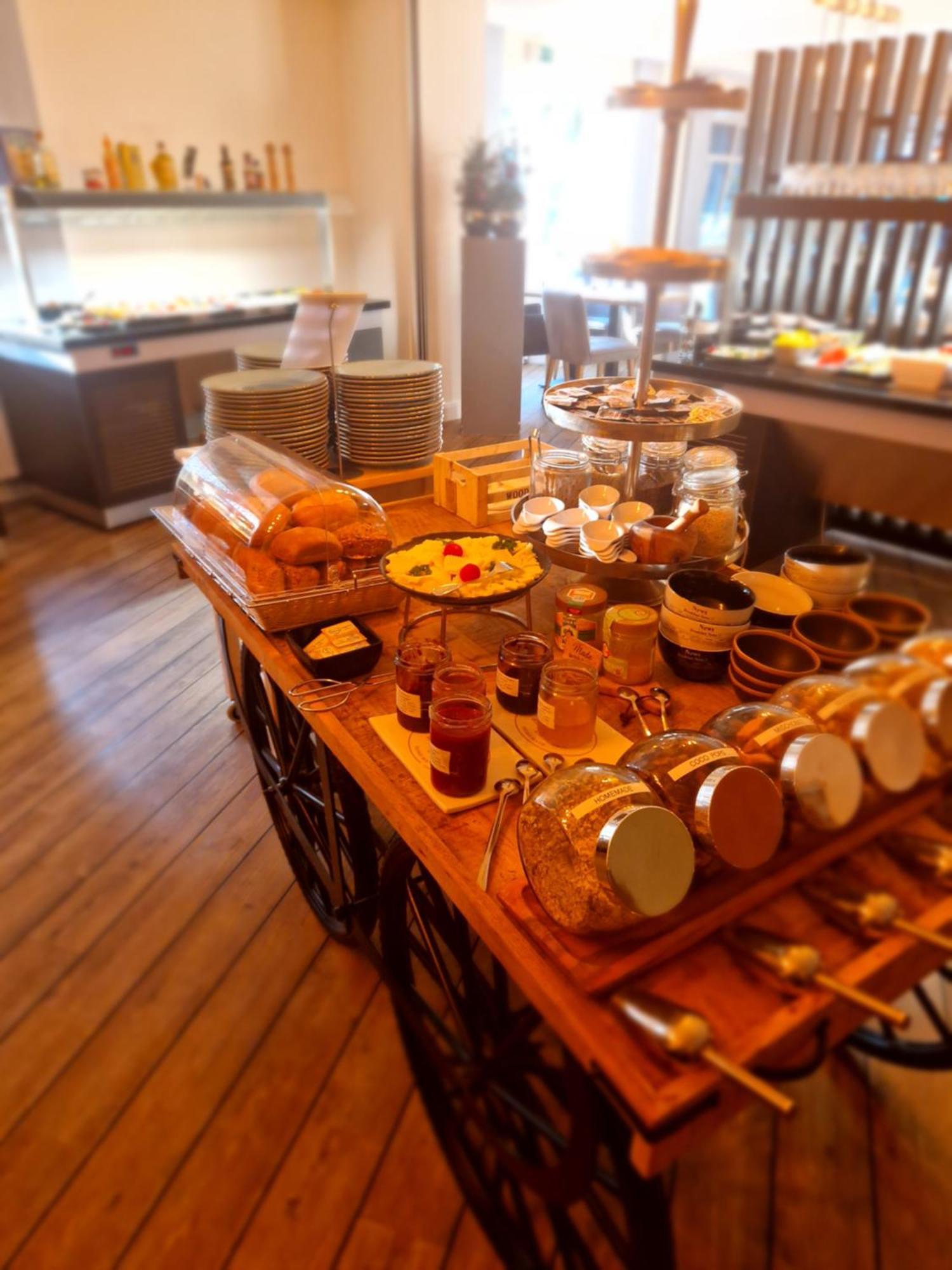 Hagen'S Hotel "Eat & Meet" Restaurant Bar Lounge 哈伦 外观 照片